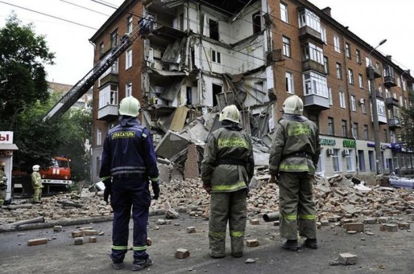 В Перми выясняют причины обвала подъезда 5-этажного дома