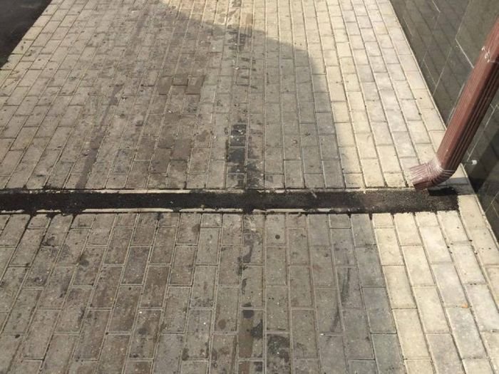 Абсурдный тротуарный ремонт в центре Москвы