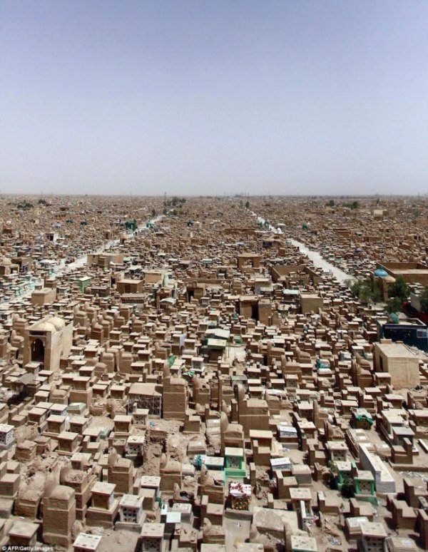 Иракское кладбище Вади ас-Салам – самое большое кладбище в мире