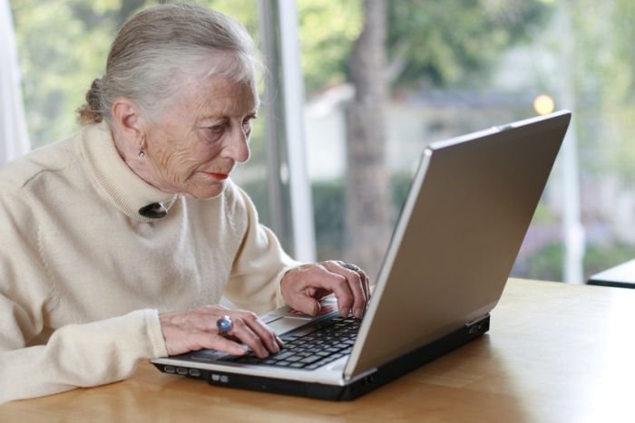  Бабушка выписала адреса своих любимых сайтов