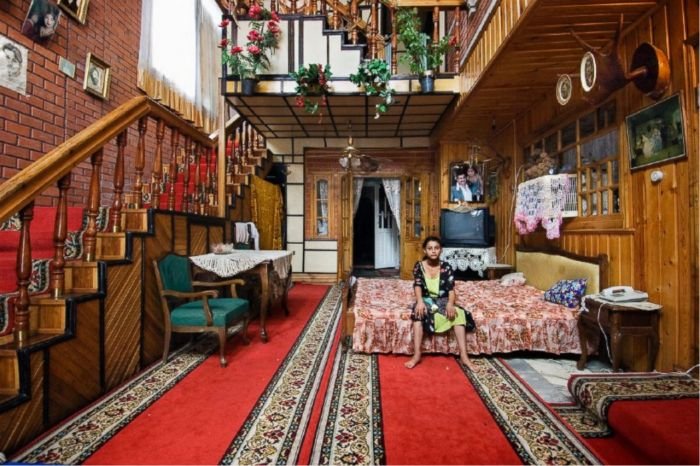 Обычные дома богатых цыган и их обыватели