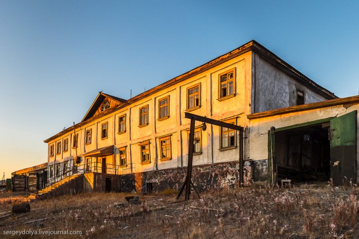 Заброшенный поселок Валькумей на Чукотке
