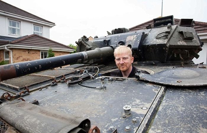 Британский инженер купил танк через интернет-аукцион