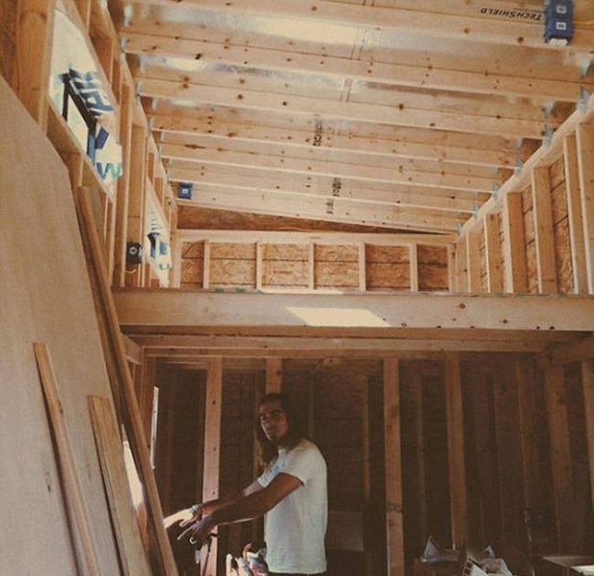 Студент построил свой передвижной дом, чтобы не платить за аренду жилья