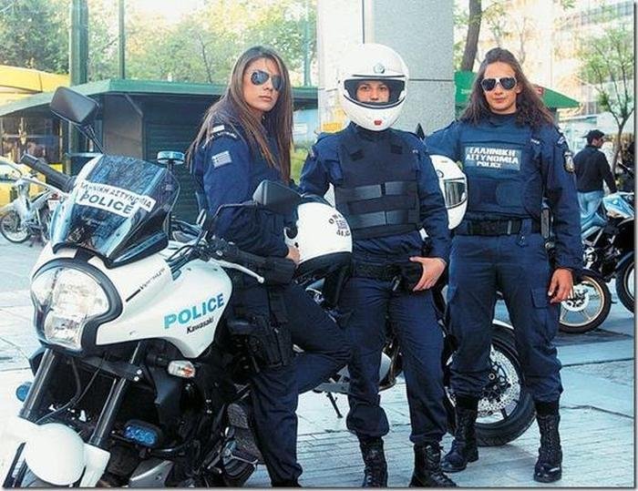 Женщины-полицейские из разных стран мира