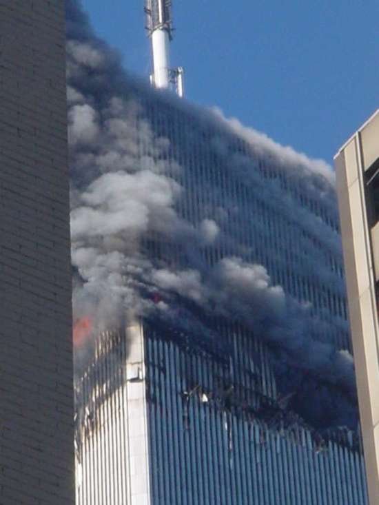 Фото с места теракта во Всемирном торговом центре, Нью-Йорк 11 сентября 2001 год