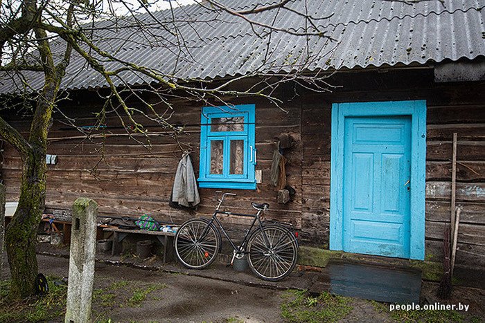 Сельский почтальон ушел с работы, чтобы ухаживать за парнем-инвалидом Сельский почтальон ушел с работы, чтобы ухаживать за парнем-инвалидом