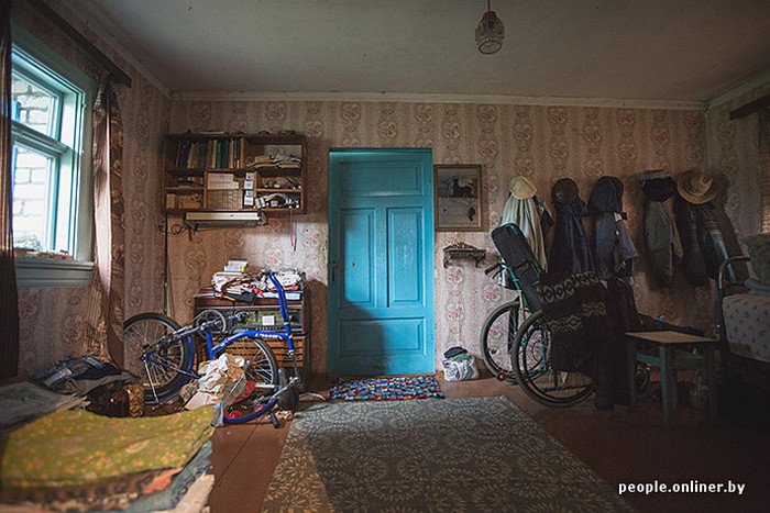Сельский почтальон ушел с работы, чтобы ухаживать за парнем-инвалидом Сельский почтальон ушел с работы, чтобы ухаживать за парнем-инвалидом