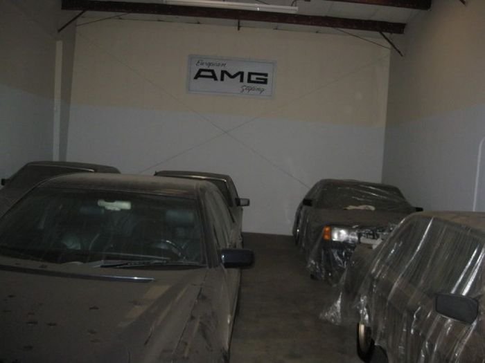 Забытый склад Mercedes-Benz AMG в Сан-Франциско