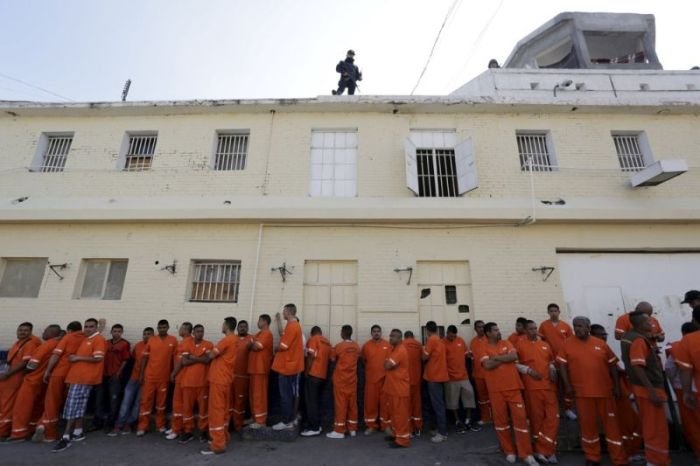 Прогулка по мексиканской тюрьме строгого режима