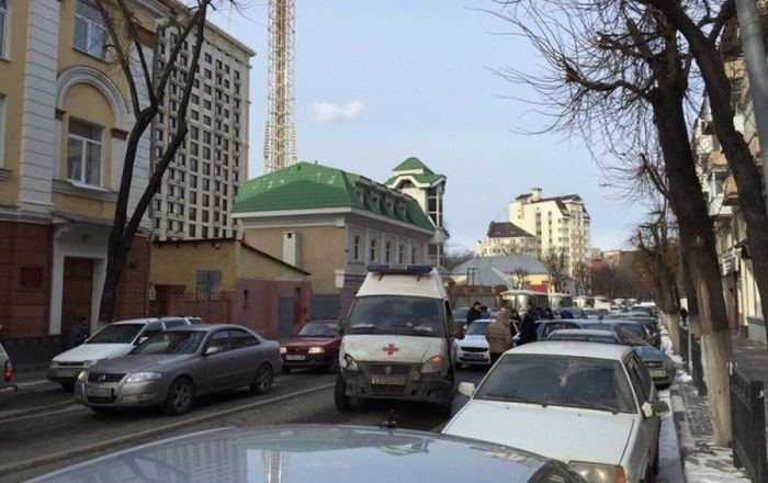  В Воронеже пьяный водитель скорой помощи протаранил 6 автомобилей
