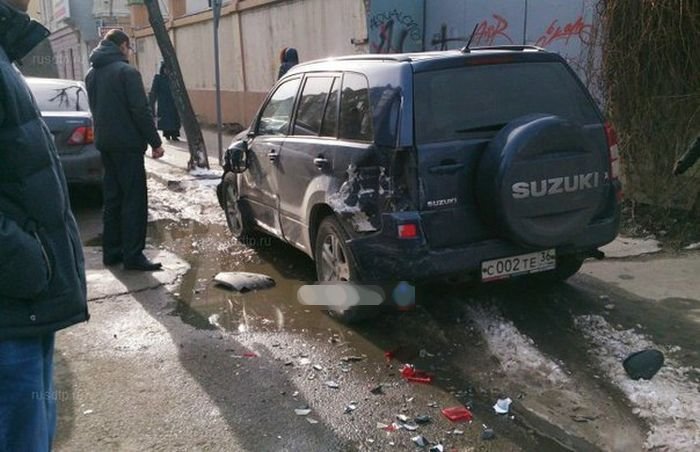  В Воронеже пьяный водитель скорой помощи протаранил 6 автомобилей