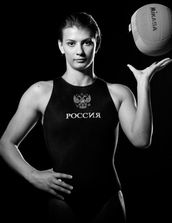 Капитаны женских команд сборной России и сборной Италии по водному полу