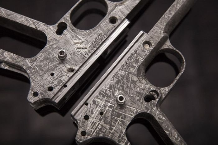  Американцы создали пистолет из метеорита за 4,5 млн долларов