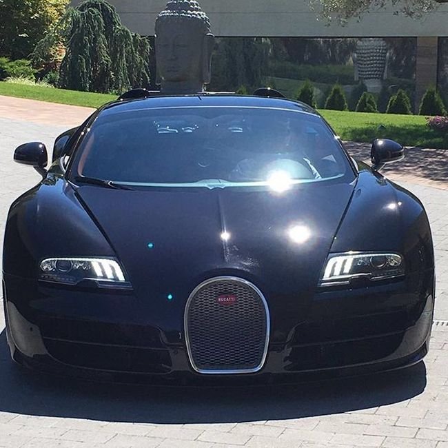  Криштиану Роналду купил гиперкар Bugatti Veyron