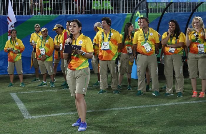  Волонтер на Олимпийских играх сделала предложение регбистке сразу после матча