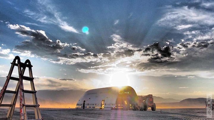     Boeing:  -   Burning Man (12 )
