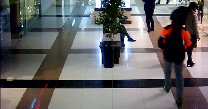 В Минске парень с бензопилой и топором устроил резню в торговом центре (5 фото)