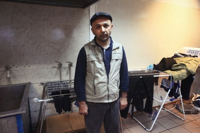 Как живут нелегальные трудовые мигранты в России (17 фото)