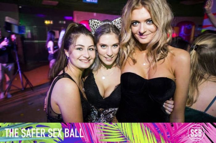    Safer Sex Ball (40 )