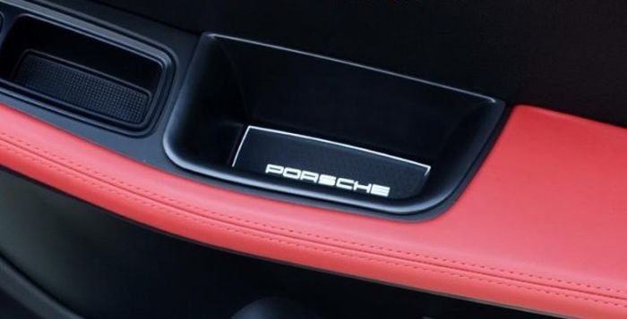   : Porsche Macan     (17 )