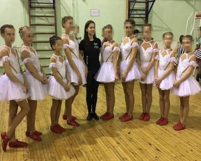  Детский преподаватель танцев из Санкт-Петербурга снялась в порно (4 фото)