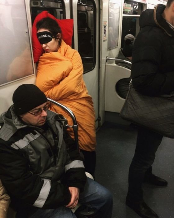  Модники из российского метро (40 фото)