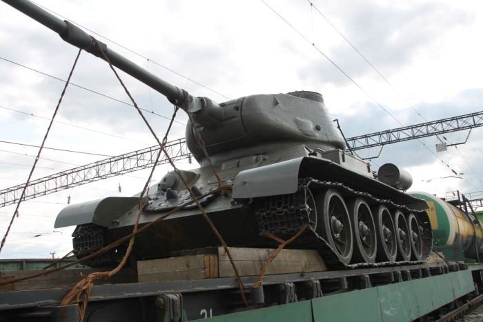  За попытку провезти танк Т-34 через границу москвич получил 3 года условно (3 фото)