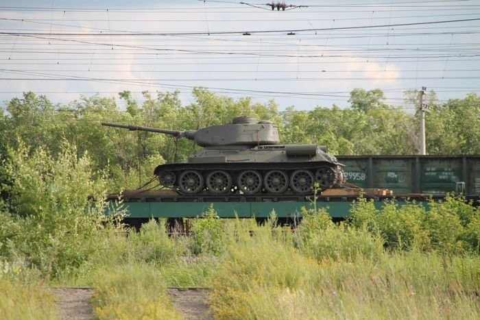  За попытку провезти танк Т-34 через границу москвич получил 3 года условно (3 фото)