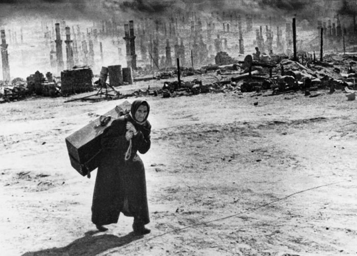 Война глазами советского фотокорреспондента Евгения Халдея (16 фото) Война глазами советского фотокорреспондента Евгения Халдея (16 фото)