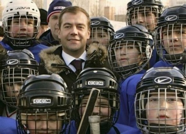 Веселый Медведев