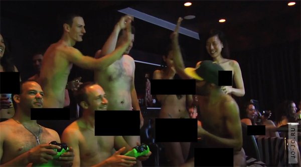 Существует клуб любителей играть в компьютерные игры голыми