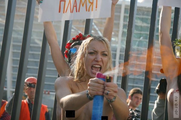 Протесты FEMEN против Евро-2012
