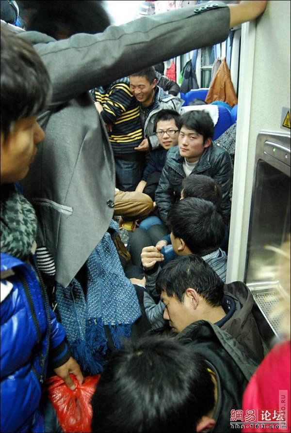 Как китайцы ездят в поездах