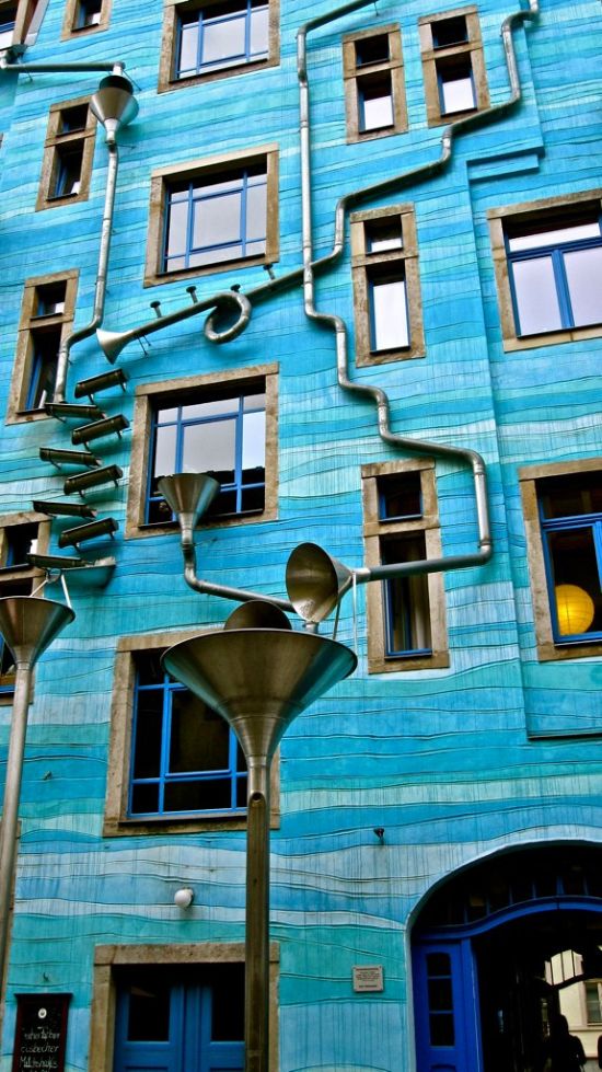 Стена водосточных труб в Дрездене