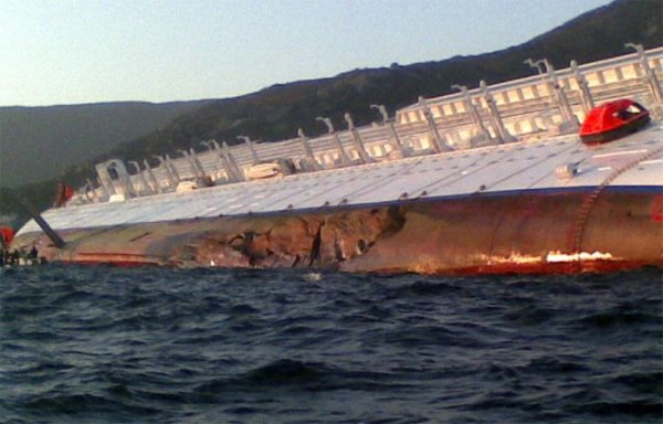 Крушение круизного судна у берегов Италии
