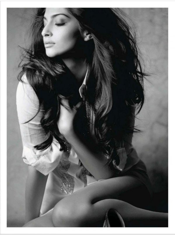 Sonam Kapoor - Maxim January 2012 India