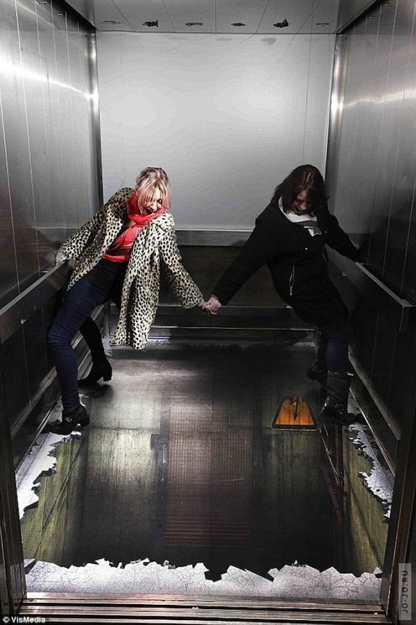 Лифт без пола: Шокирующая илюзия в торговом центре