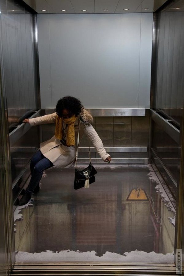 Лифт без пола: Шокирующая илюзия в торговом центре