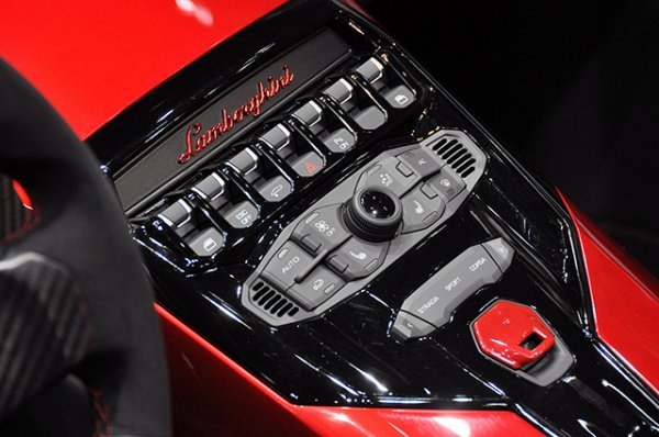 Lamborghini Aventador J: единственный и неповторимый