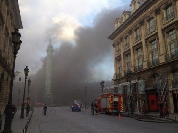 Пожар на стоянке в Париже