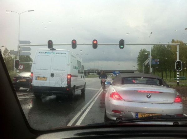 Курьезы на дорогах в Нидерландах