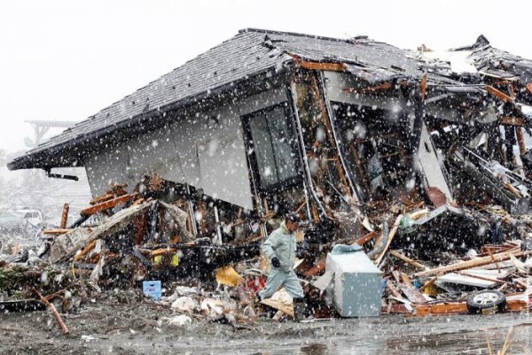 Японский аэропорт, который был разрушен цунами