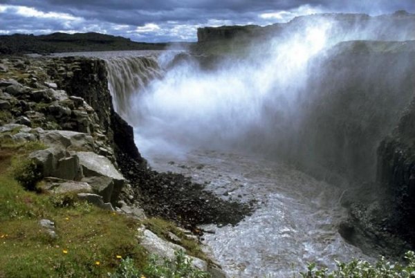 Деттифосс - самый мощный водопад в Европе