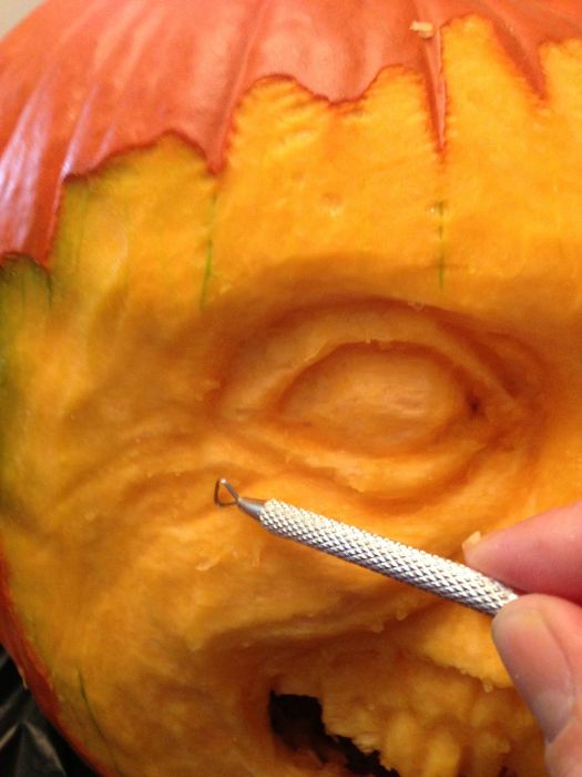 Как сделать страшную тыкву на Хэллоуин