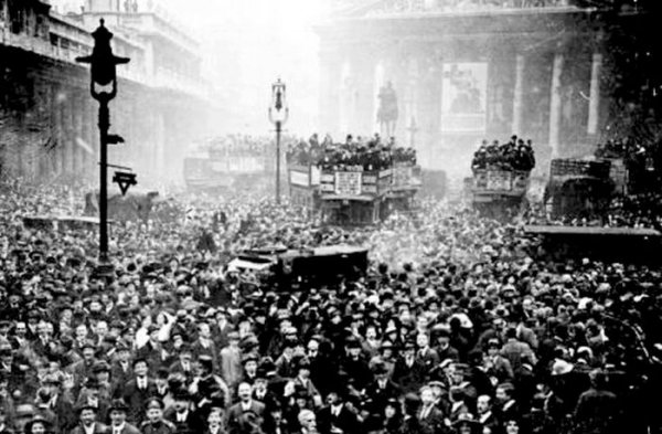 Архивные снимки в день окончания Первой Мировой Войны
