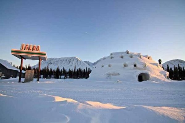 Необычный заброшенный отель на Аляске