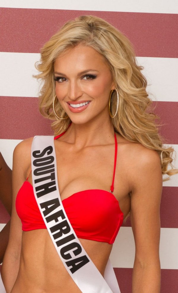 Участницы конкурса "Мисс Вселенная 2012" в бикини