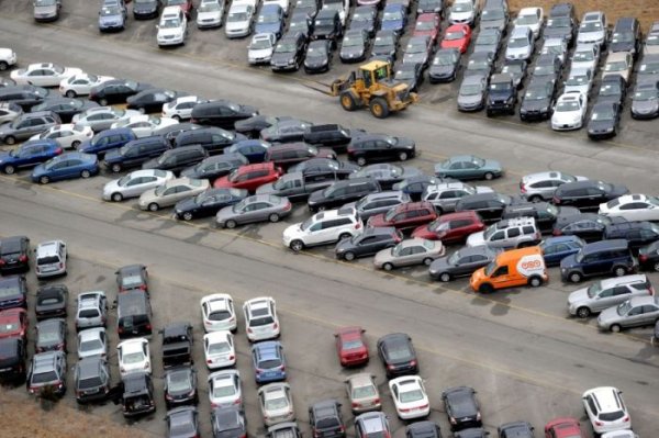 Автомобили, которые пострадали от урагана Сэнди в США