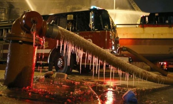 Борьба огня и льда при тушении пожара